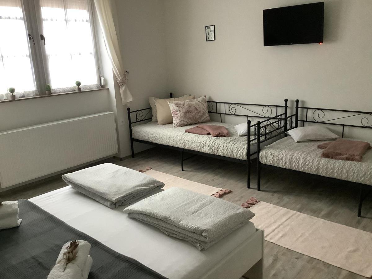 Ezüst Boróka Apartman Eger Exterior foto